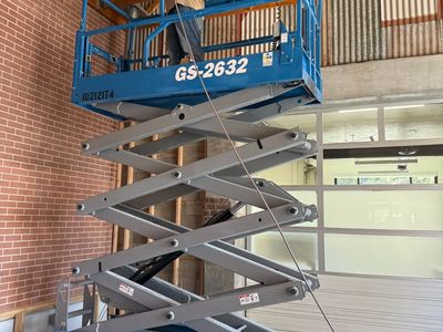 SCISSOR LIFT 19 - 26 - 32FT RENTAL