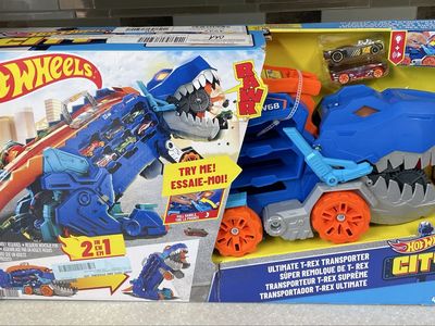 Hot Wheels City Ultimate T-Rex Transporter