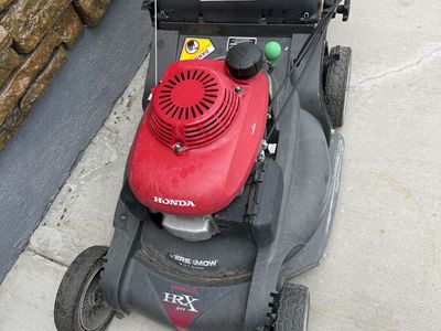 Honda self propelled lawnmower runs excellent!