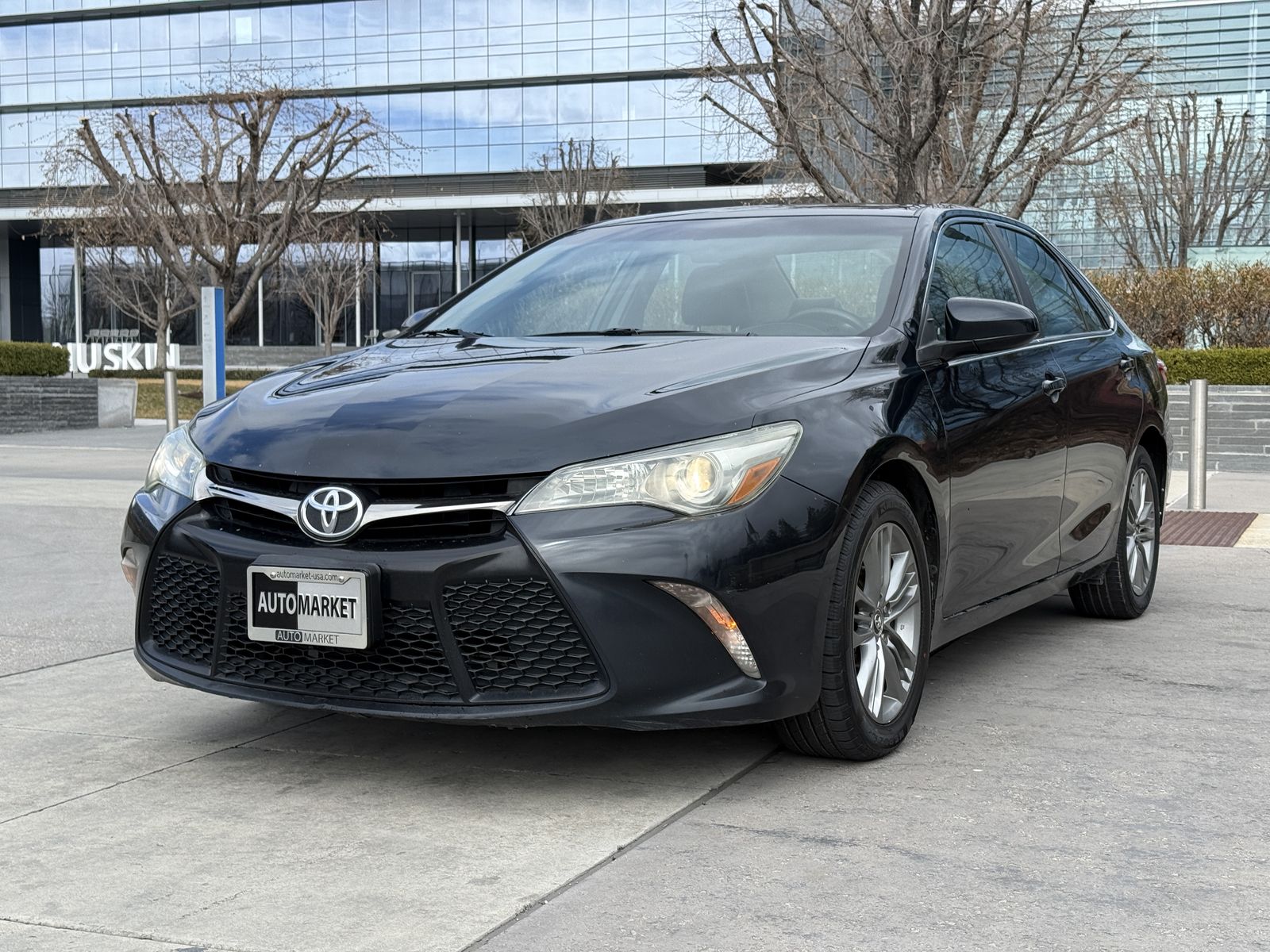 2015 TOYOTA CAMRY SE
