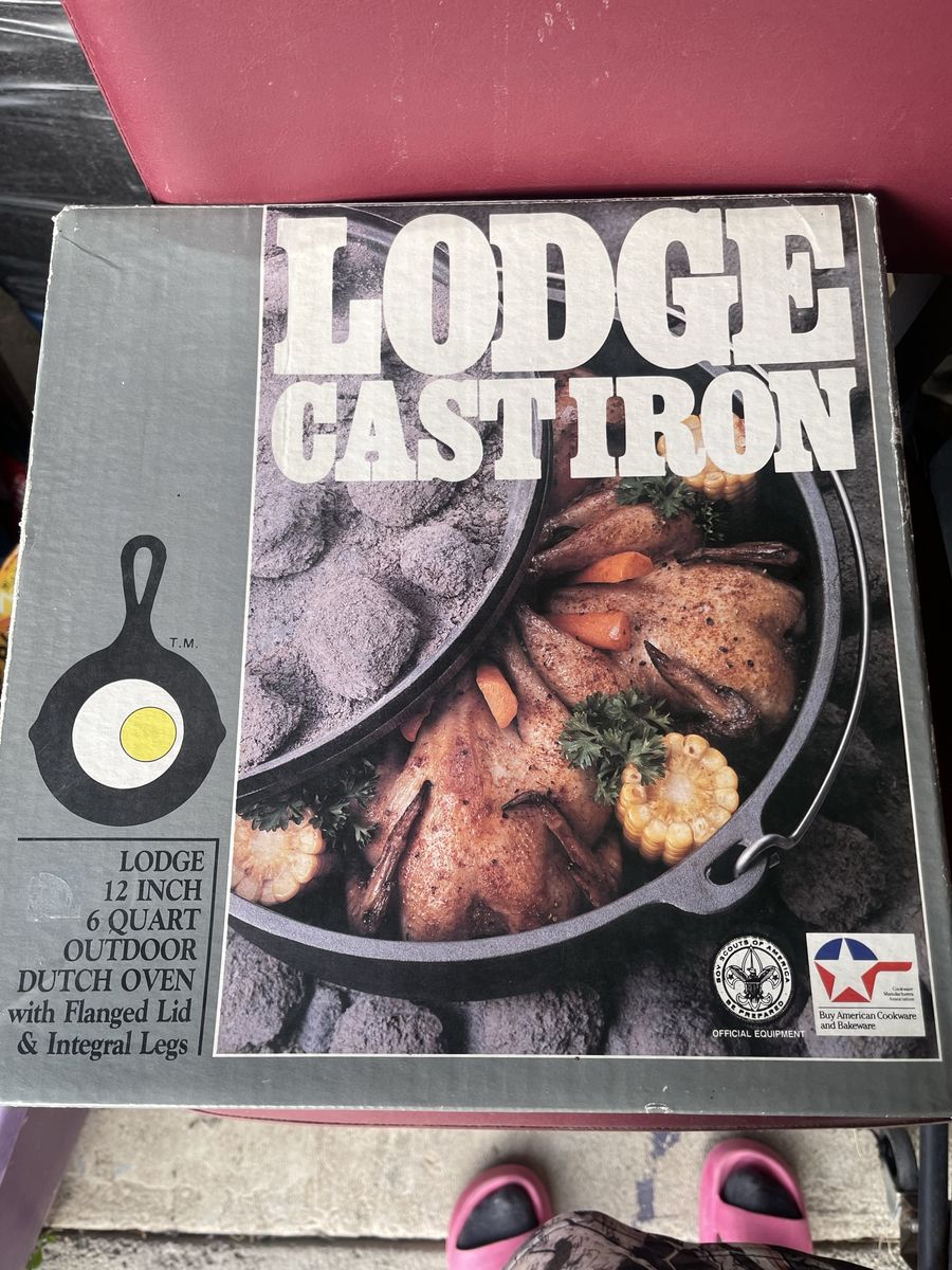 Lodge Cast Iron 12-inch, 6-Quart Outdoor Dutch Oven with Flanged Lid & Integral Legs
