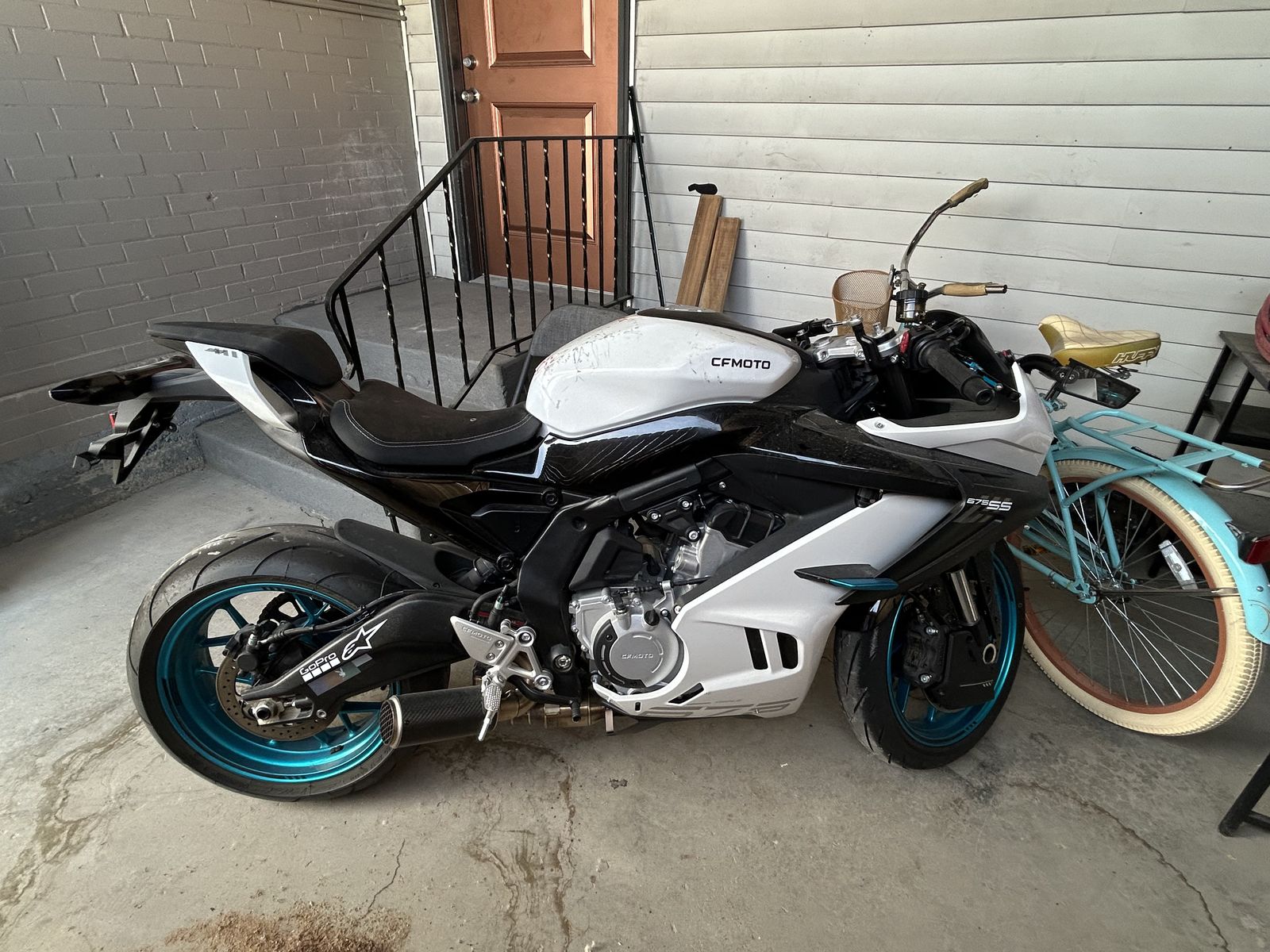 CF MOTO 2025