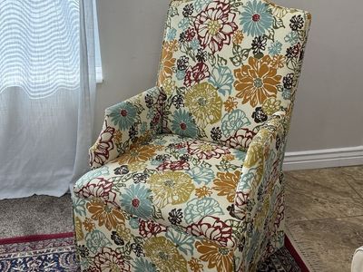 Bassett Furniture Floral Upholstered Accent Chair