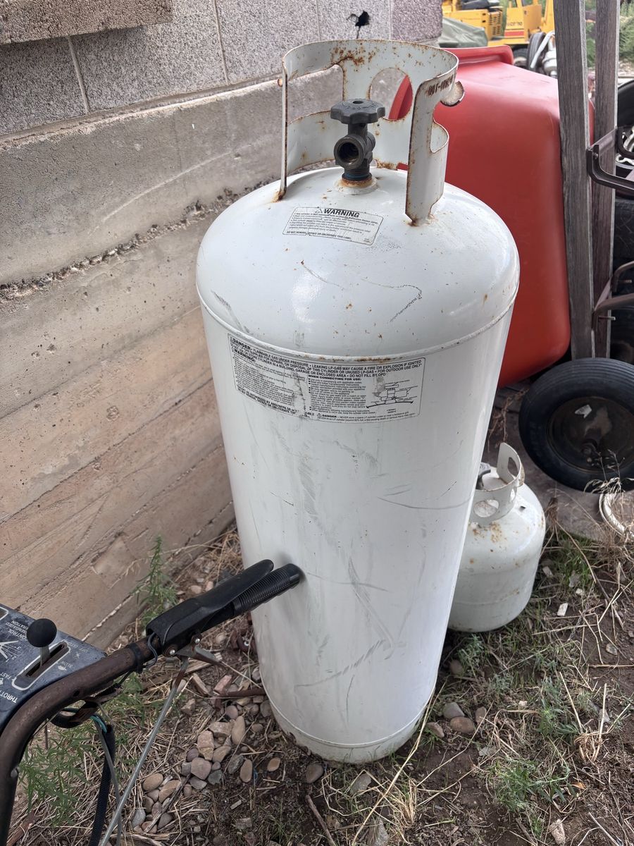 100lb Propane Tank