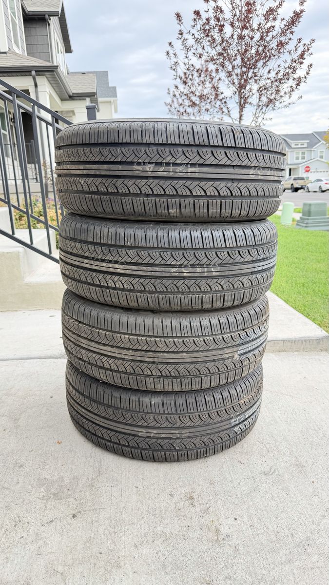 215/55R17 Yokohama Avid Touring S