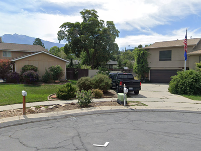 1 bed room shared bath available