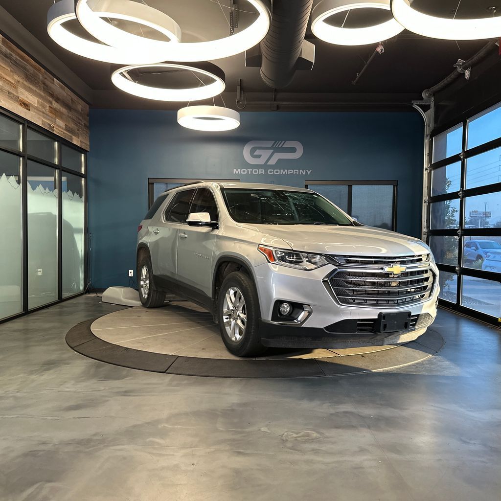 2021 Chevrolet Traverse LT Cloth