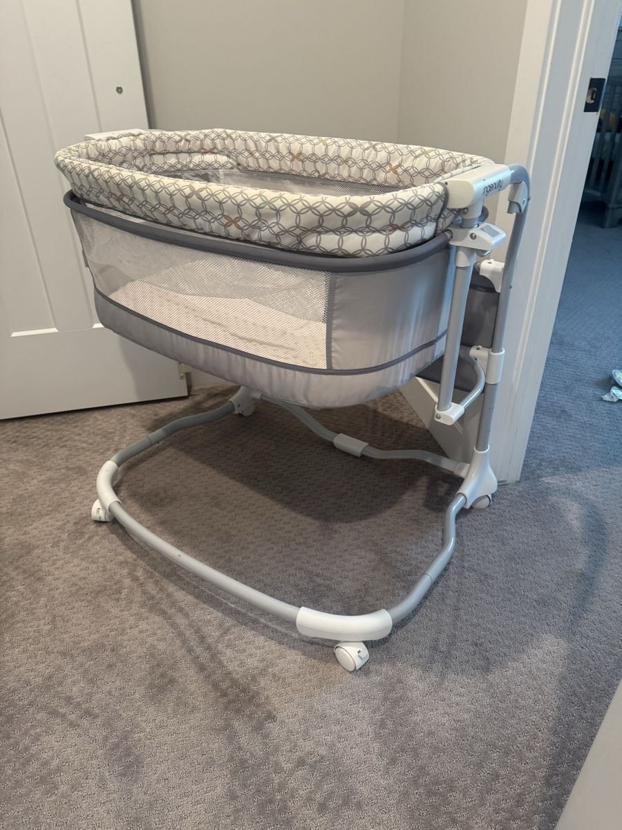 Bassinet & Swaddles