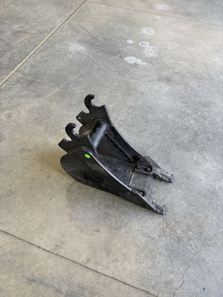 Main image 3