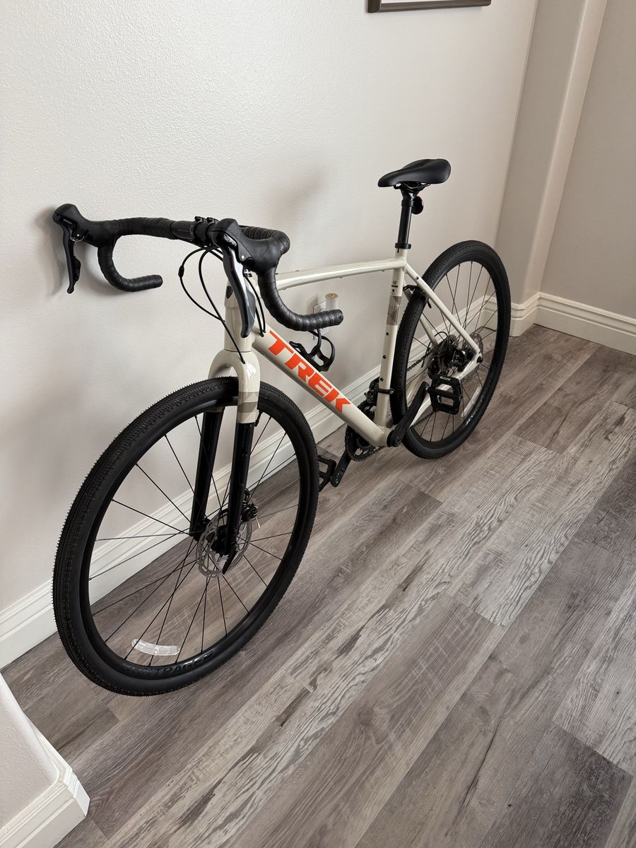 2025 Trek Checkpoint ALR 3 - Size 56cm - Excellent Condition