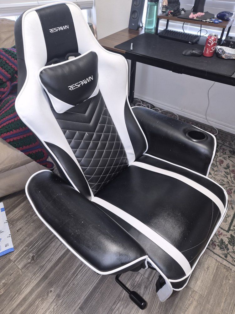 RESPAWN 110 Racing Style Gaming Chair, Reclining Ergonomic Chair with Footrest