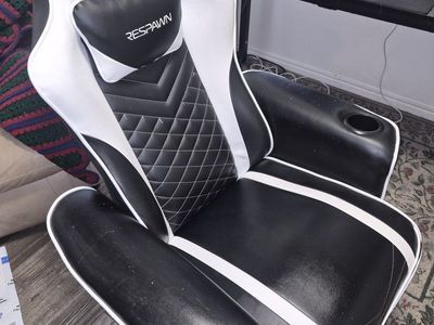 RESPAWN 110 Racing Style Gaming Chair, Reclining Ergonomic Chair with Footrest