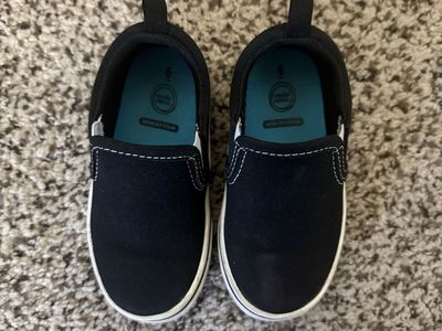 Wonder Nation Toddler girls Black Slip-On Canvas Shoes Size 6 Memory Foam