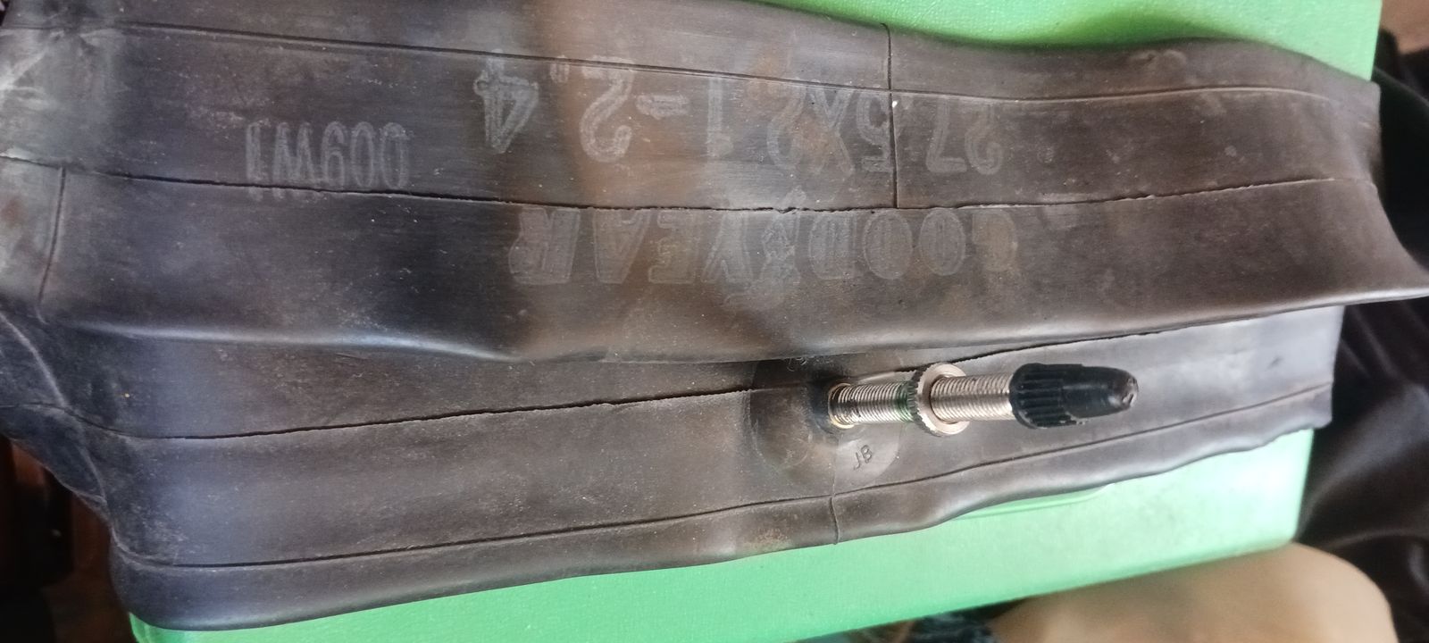 Presta valve tube 27.5X2.1-2.4