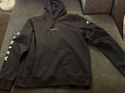 New Oakley Hoodie Large Sleeve Logo Black & Navy Options