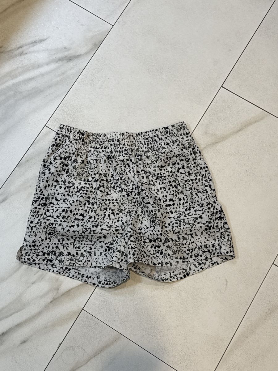 Old Navy Active Athletic Running Shorts Cream, Green and  Black Size 14-16