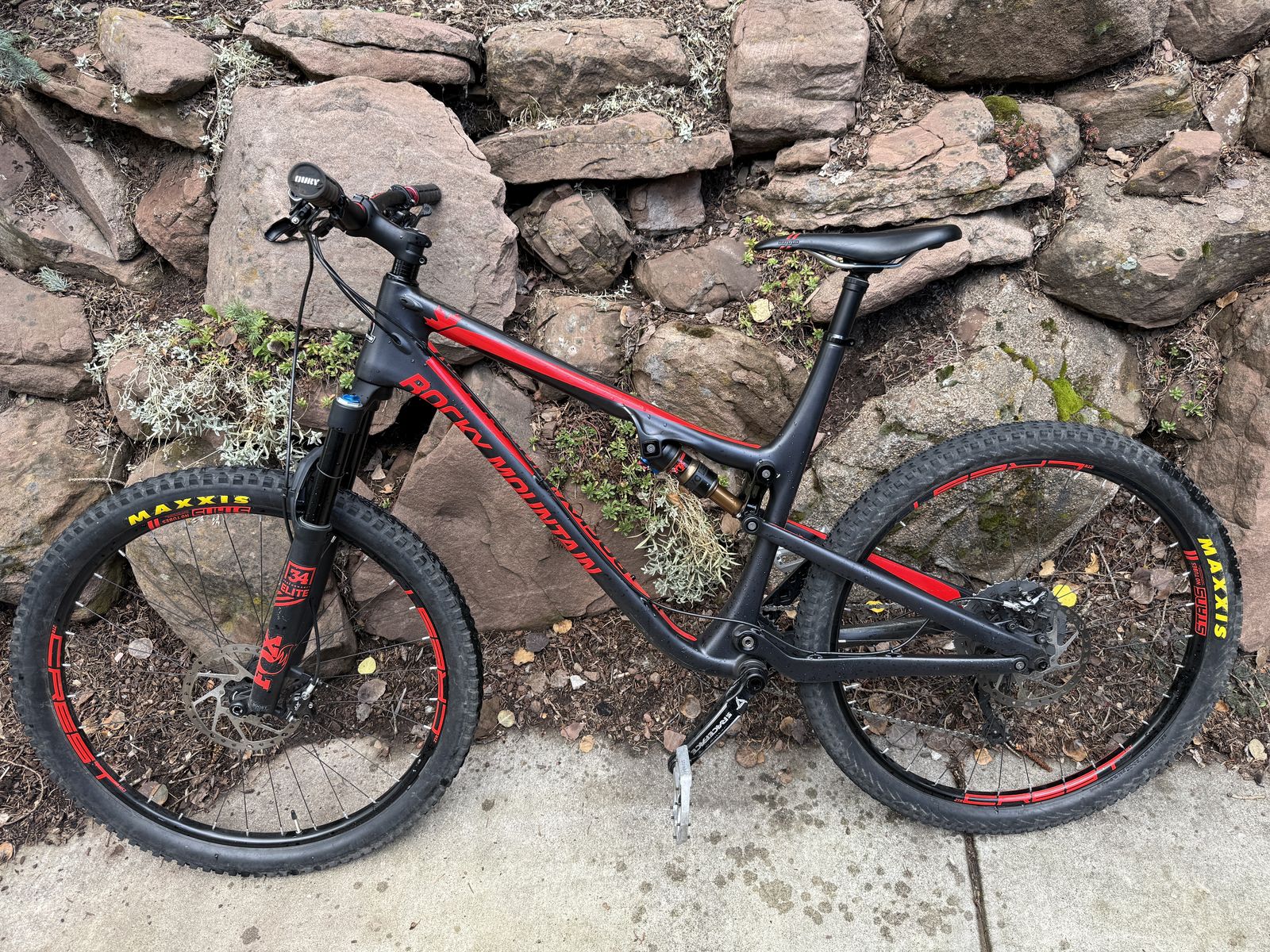 2017 Rocky Mountain Thunderbolt 770 MSL Carbon – Exceptionally Low Use