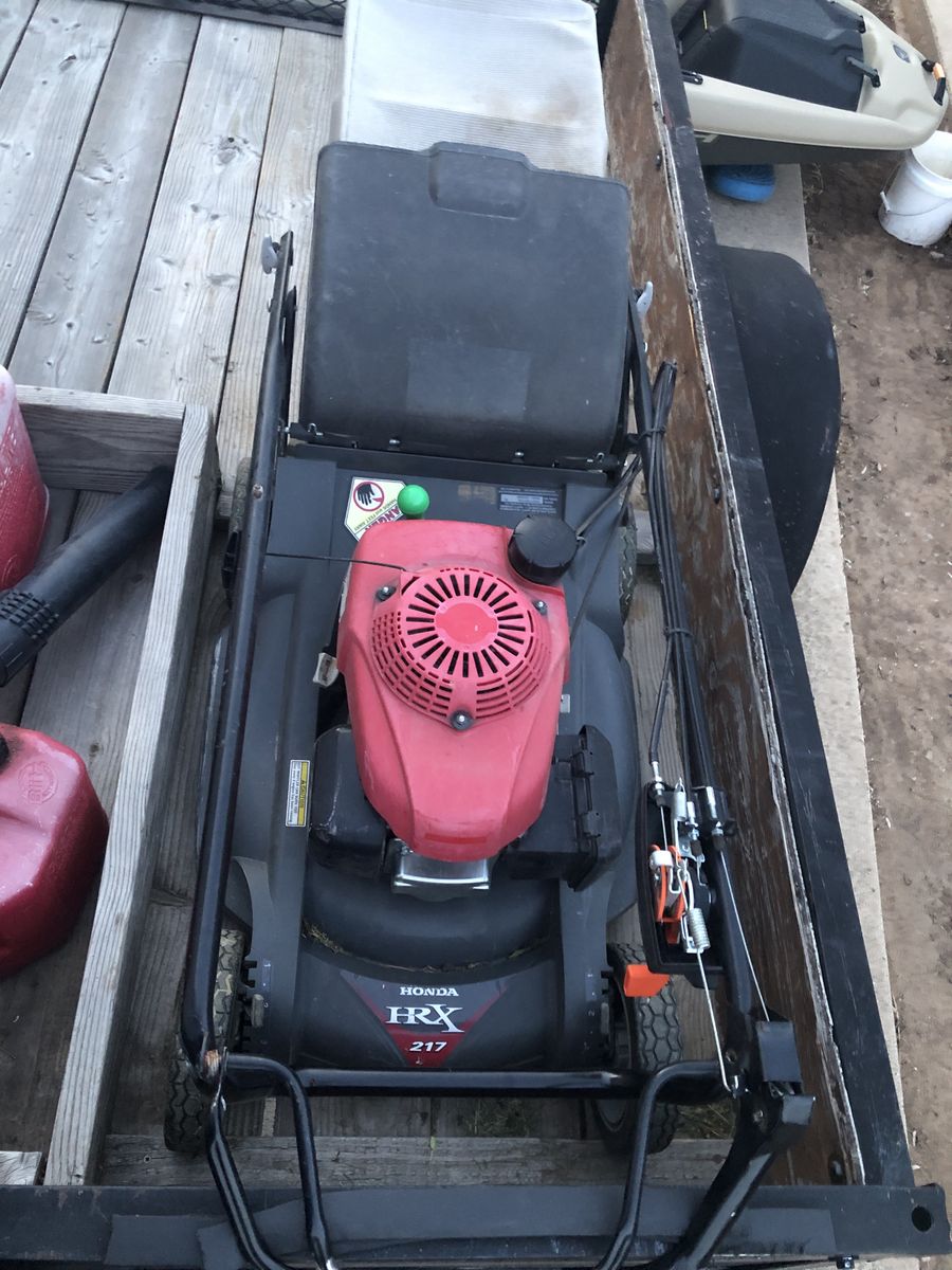 5th Generation HONDA HRX217 mower for sale, $685