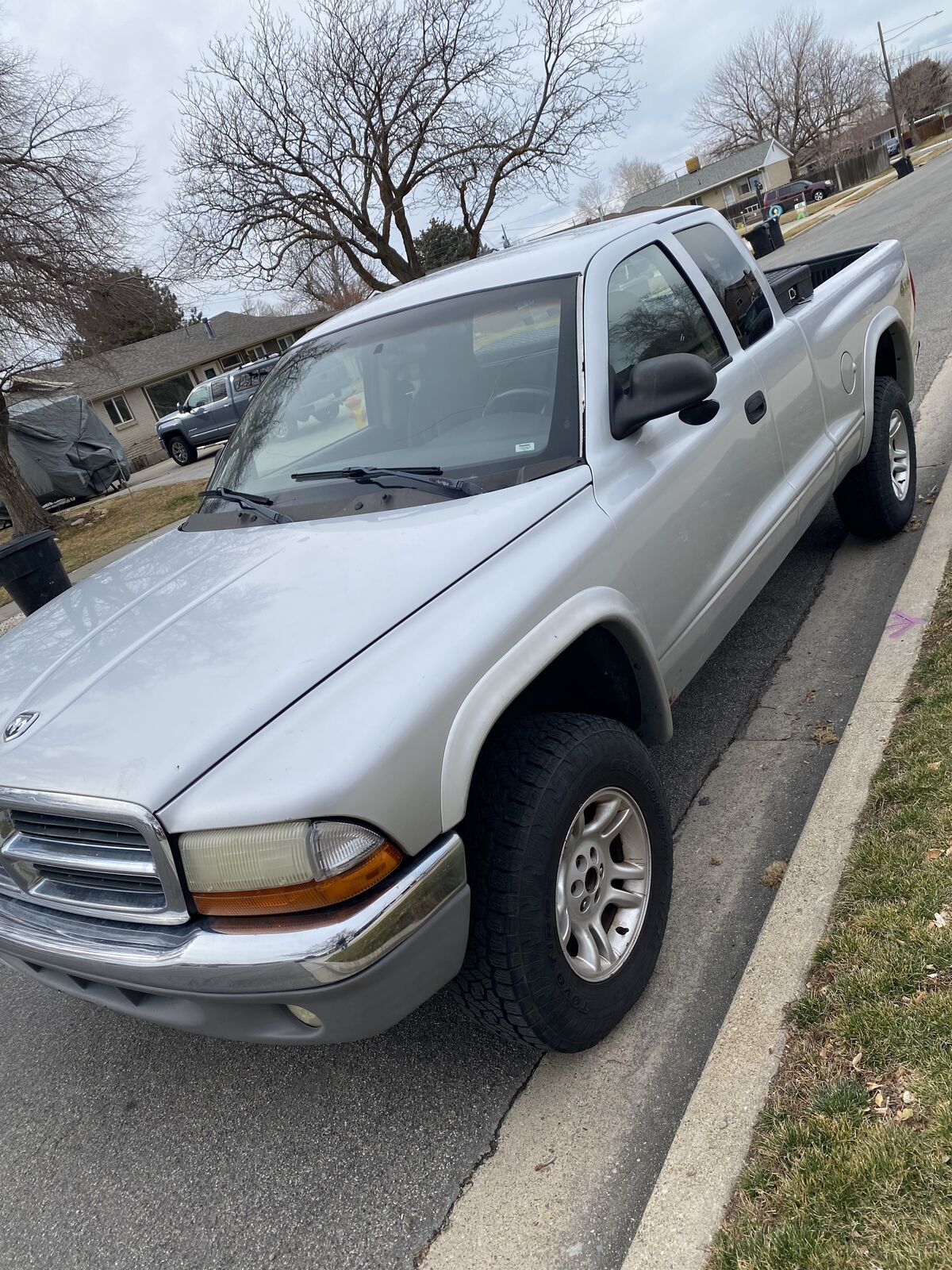 2004 DODGE DAKOTA SLT Plus