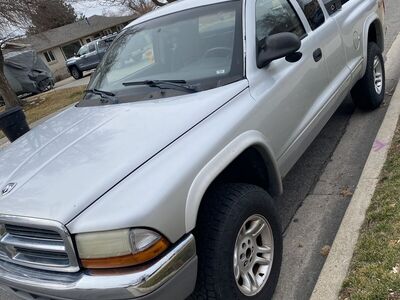 2004 DODGE DAKOTA SLT Plus