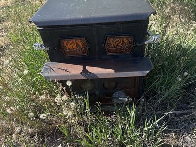 Cast iron stove/fireplace