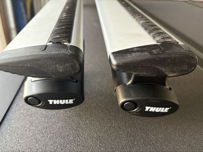 Thule Aeroblade crossbars W/Crossroads Feet
