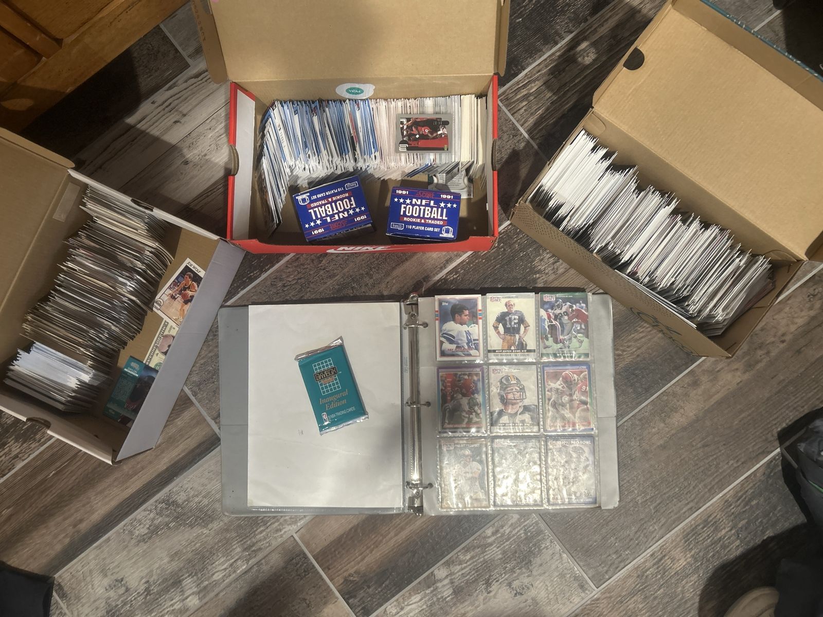 FOOTBALL, BASKETBALL, BASEBALL CARDS