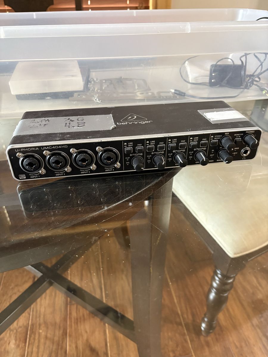 Behringer U-PHORIA UMC404HD