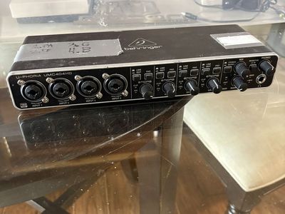 Behringer U-PHORIA UMC404HD