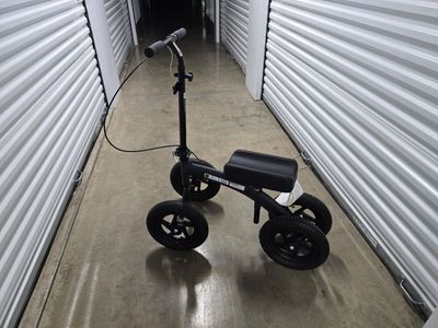 Medline All-Terrain Knee Scooter – 12” Wheels