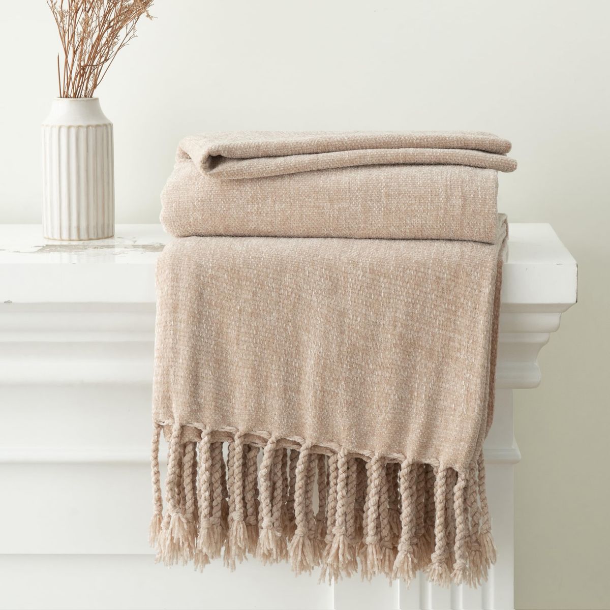 Cozy Beige Woven Throw Blanket with Tassels - Soft Decorative Accent for Couch or Bed