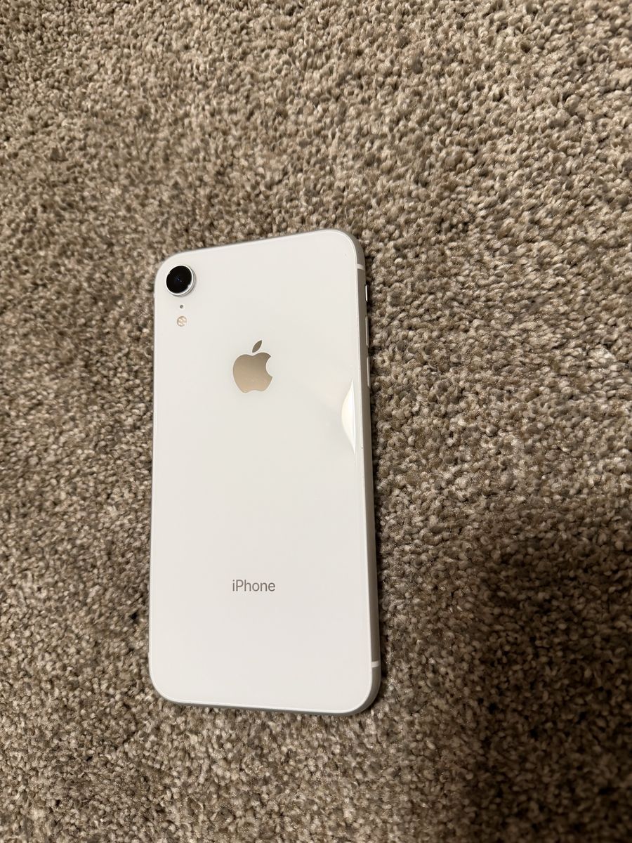 Unlocked iPhone XR 256GB White
