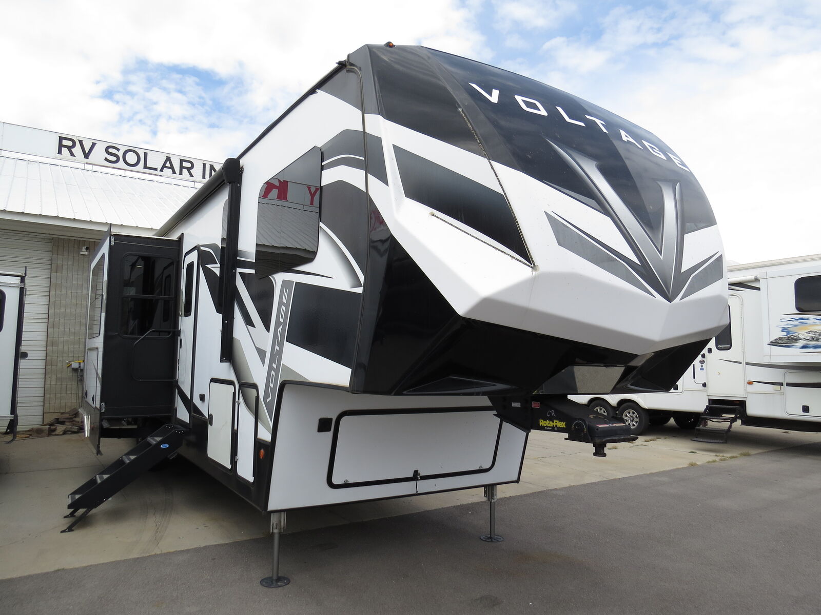 2021 Voltage 3615 (Solar!)