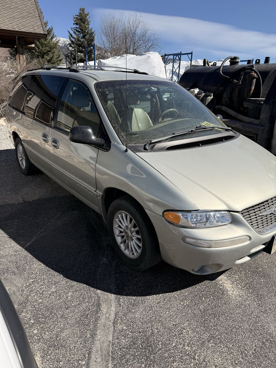 1999 CHRYSLER TOWN AND COUNTRY