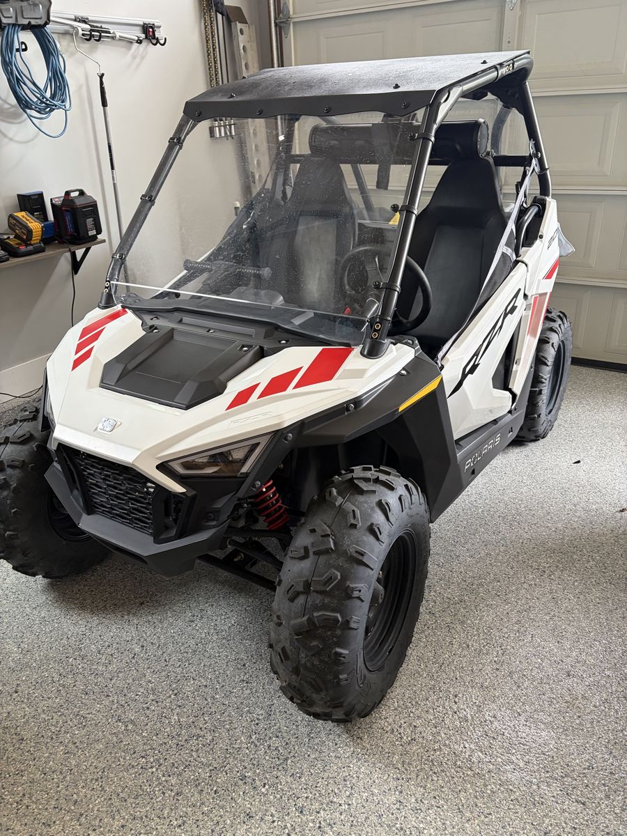 Polaris RZR 200 EFI Youth Side-by-Side UTV - Excellent Condition