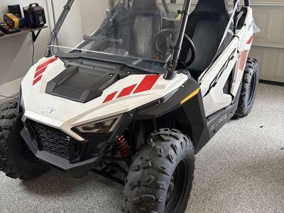 Polaris RZR 200 EFI Youth Side-by-Side UTV - Excellent Condition