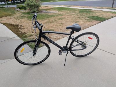 Infinity Boss Three Men's Hybrid Bike - Black, Shimano Components, Good Condition