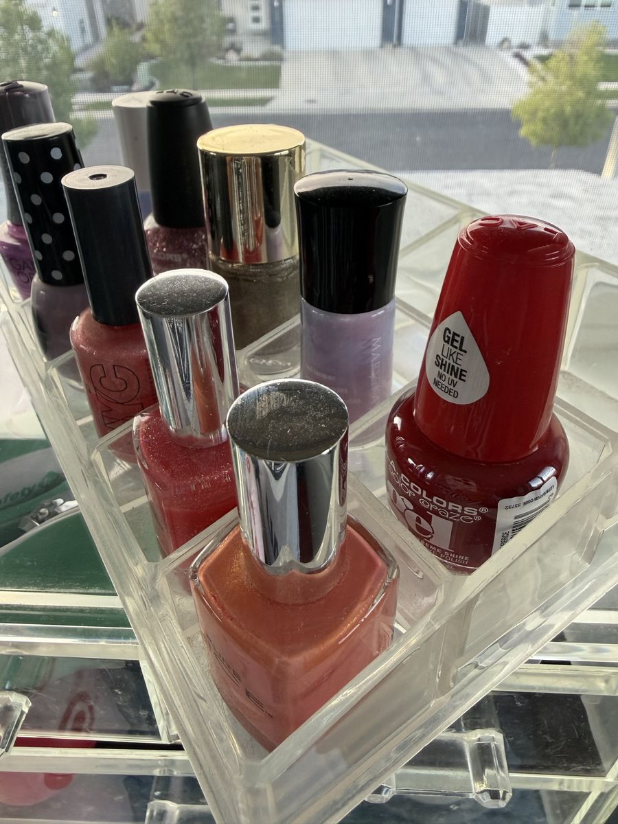 Nail Polish (Assorted Colors) and Organizer