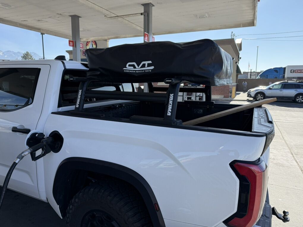 Yakima OutPost HD Rack With CVT Tent