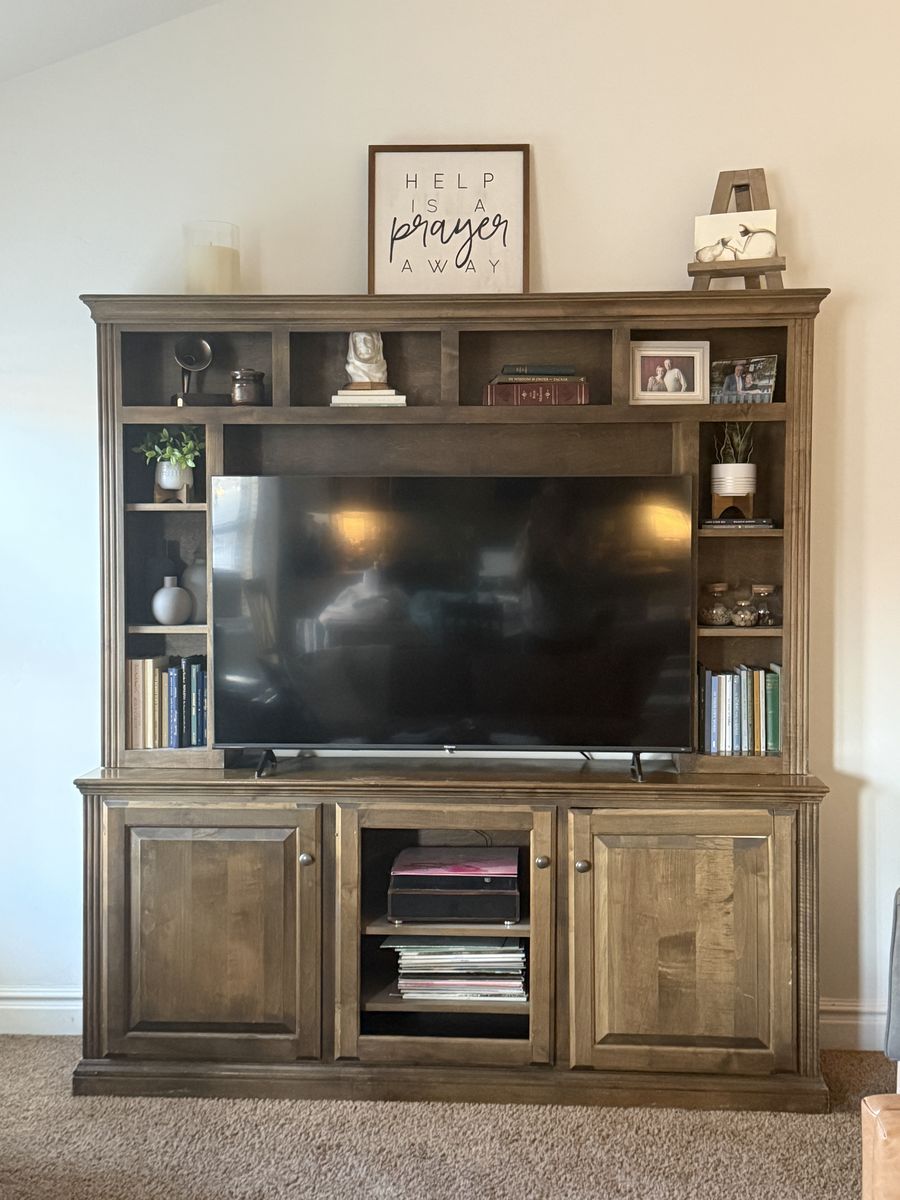 Entertainment center