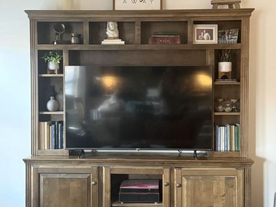 Entertainment center