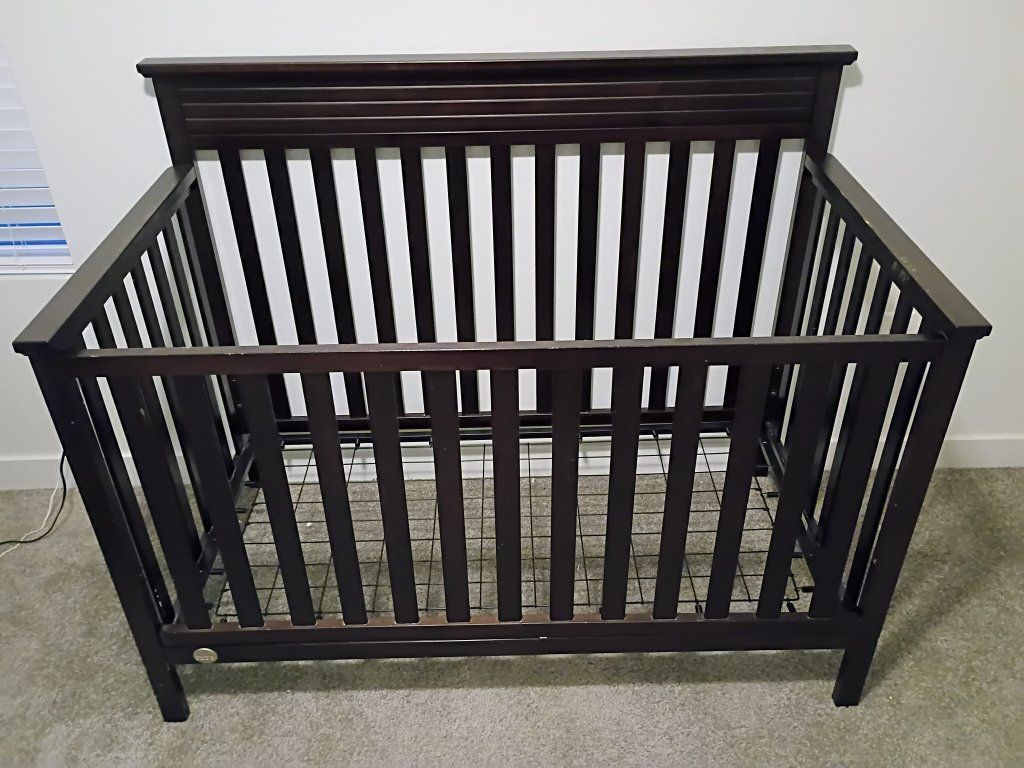 Baby crib / Toddler bed