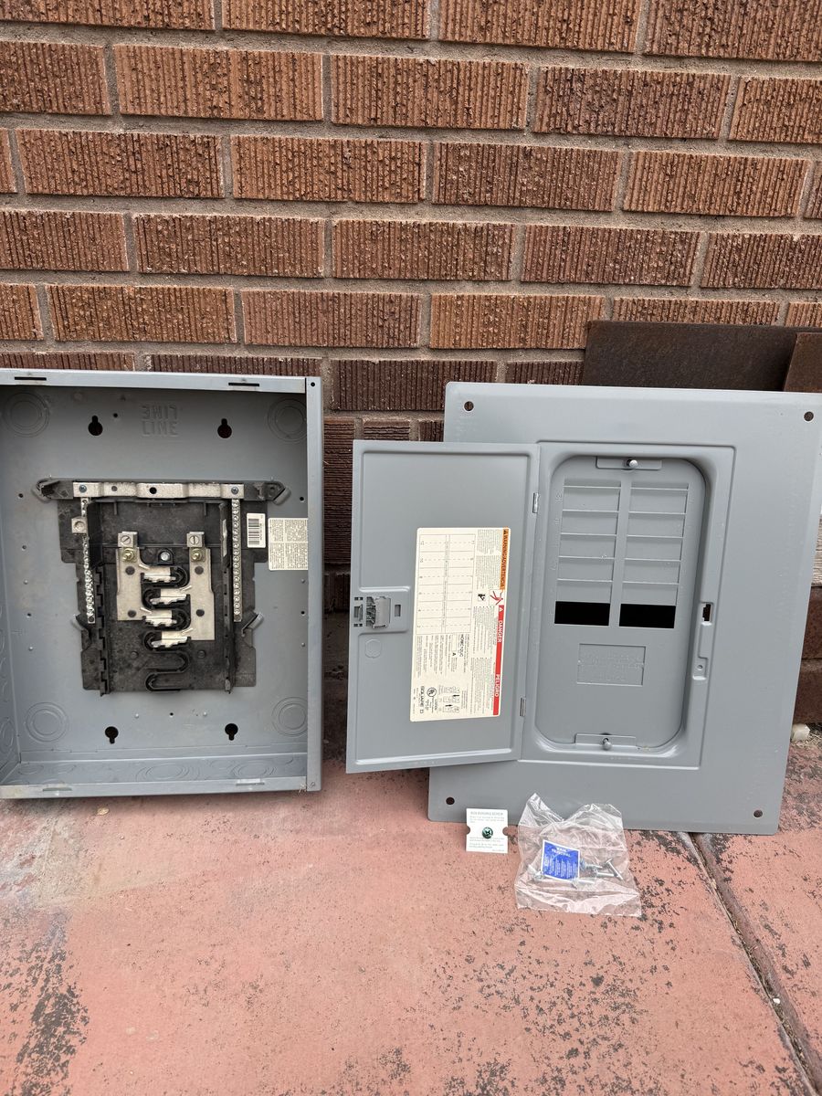 New Square D Homeline 125A Load Center