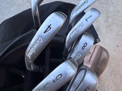 Full set with bag Cleveland irons