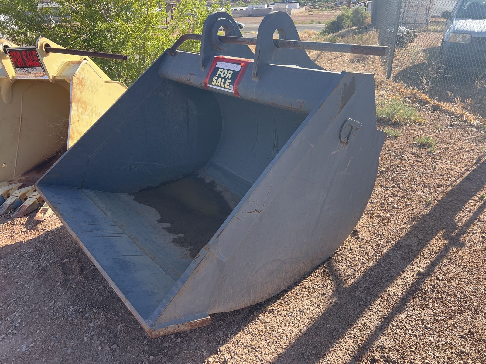 Heavy-Duty Excavator Bucket - Industrial-Grade Construction Attachment
