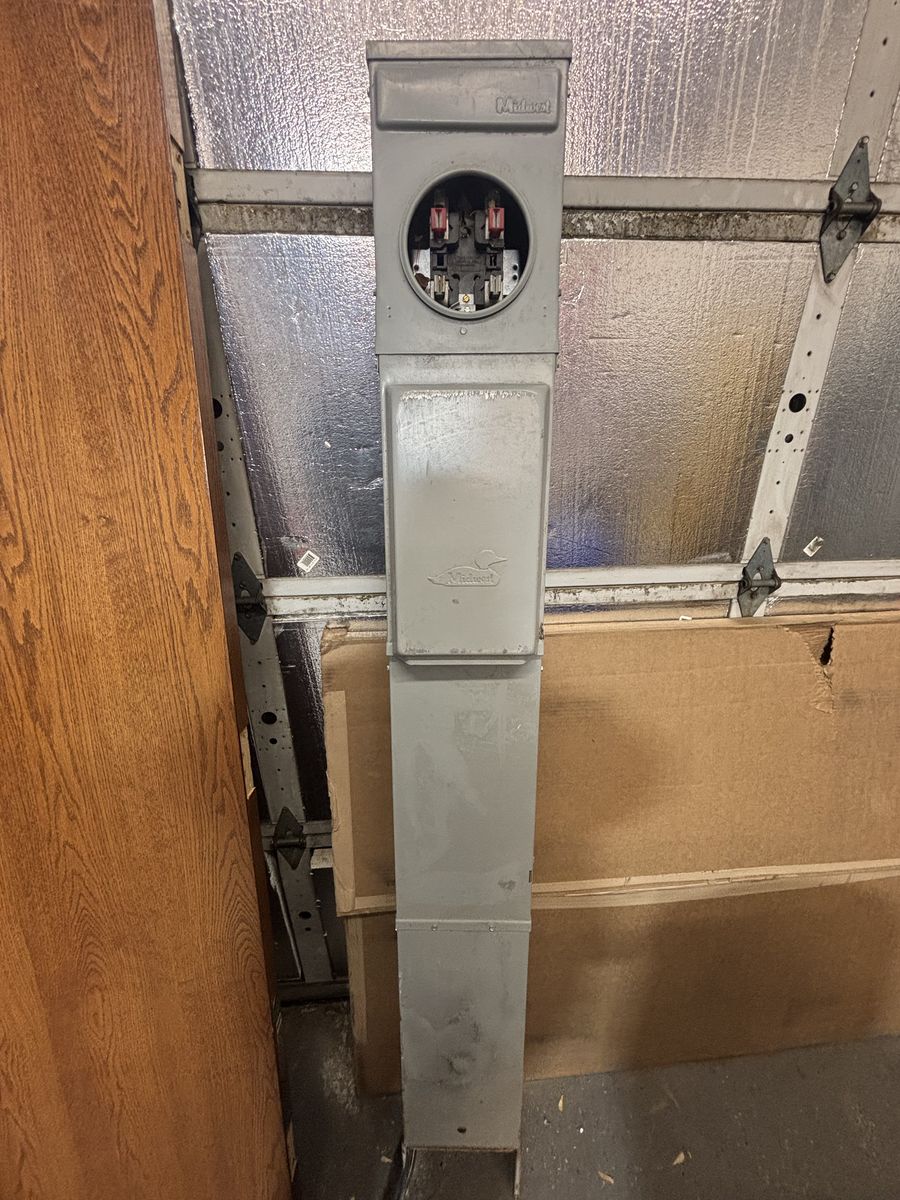 Midwest temporary power pedestal