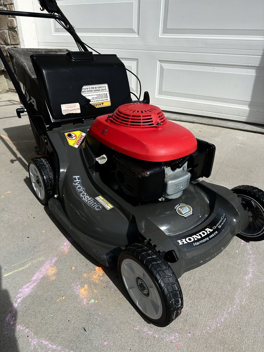 Honda HRB216HXA Hydrostatic Self-Propelled Mower