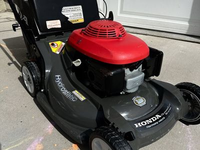 Honda HRB216HXA Hydrostatic Self-Propelled Mower