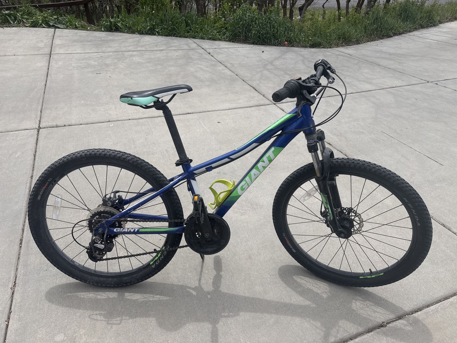 24” Giant mountain bike