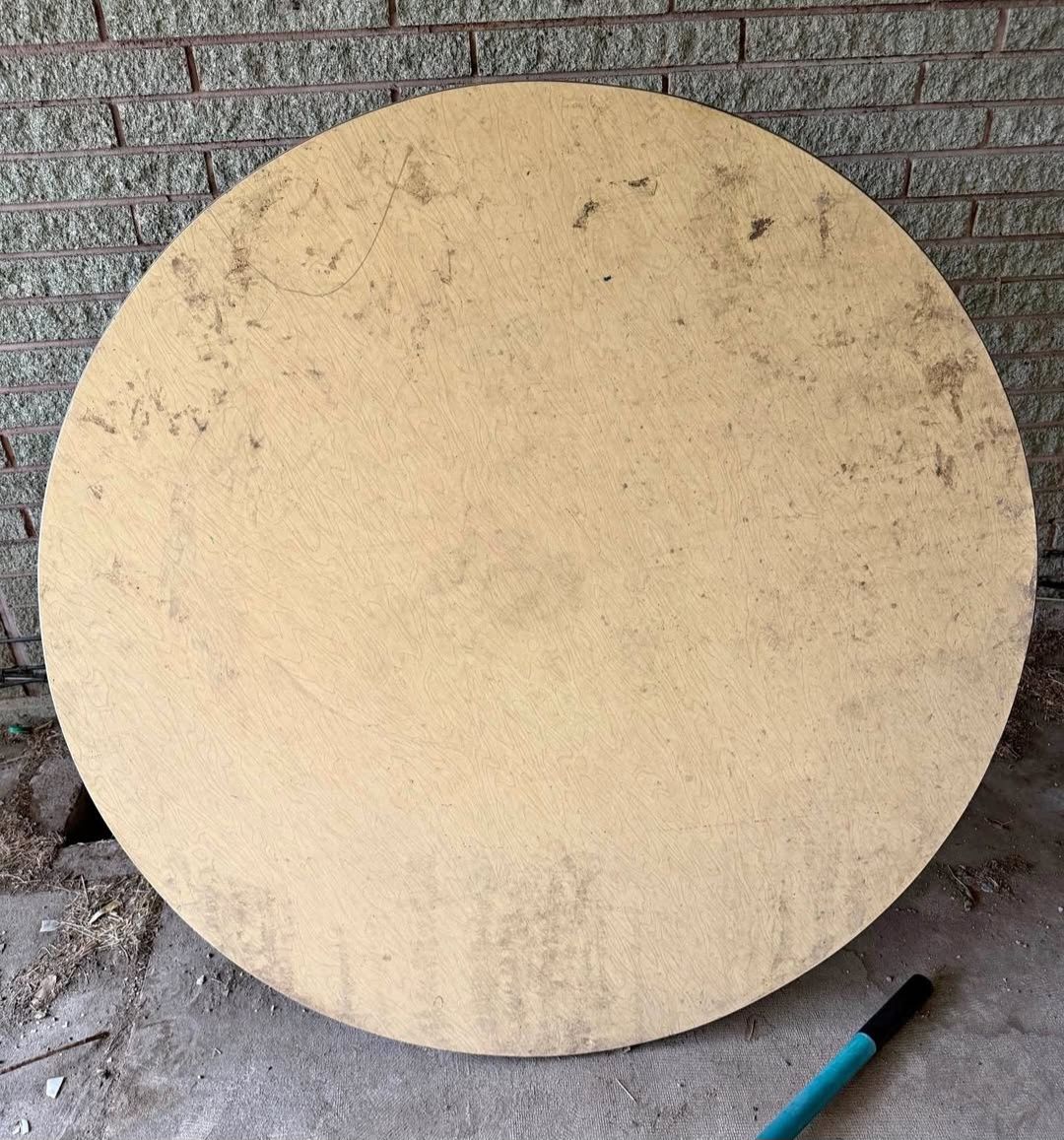 47 inch Round Table